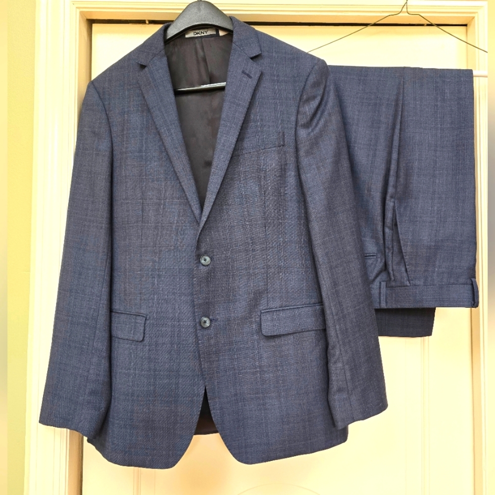 Men's DKNY 2-Piece Classic Regular Fit Suit Jacket 40L & Pants 35/30